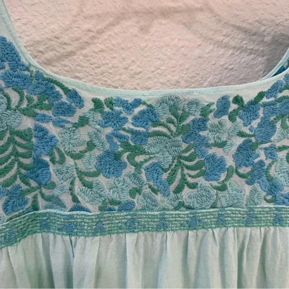 J. Marie blue floral embroidered top - Picture 5 of 6